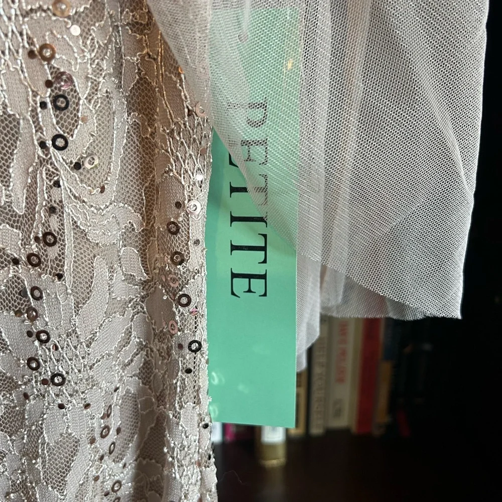 Beautiful, simple & elegant party dress! - Picture 4 of 6